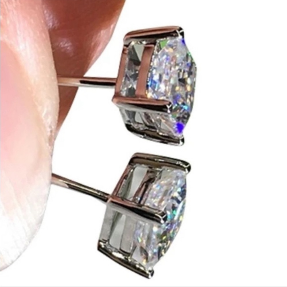 2.5 CARAT SQUARE PRINCESS DIAMOND STUD EARRINGS - Picture 2 of 6